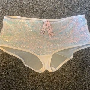 NWT HIWAIST VICTORIA’s SECRET iridescence cheekie